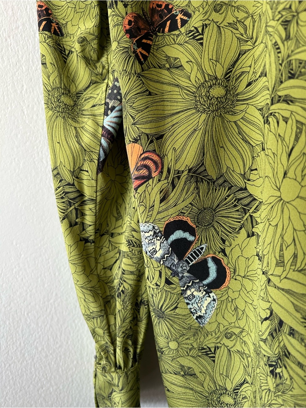 Momoni Silk Stretch Green Floral Butterfly V-Neck Blouse Made in Italy - Picture 12 of 12